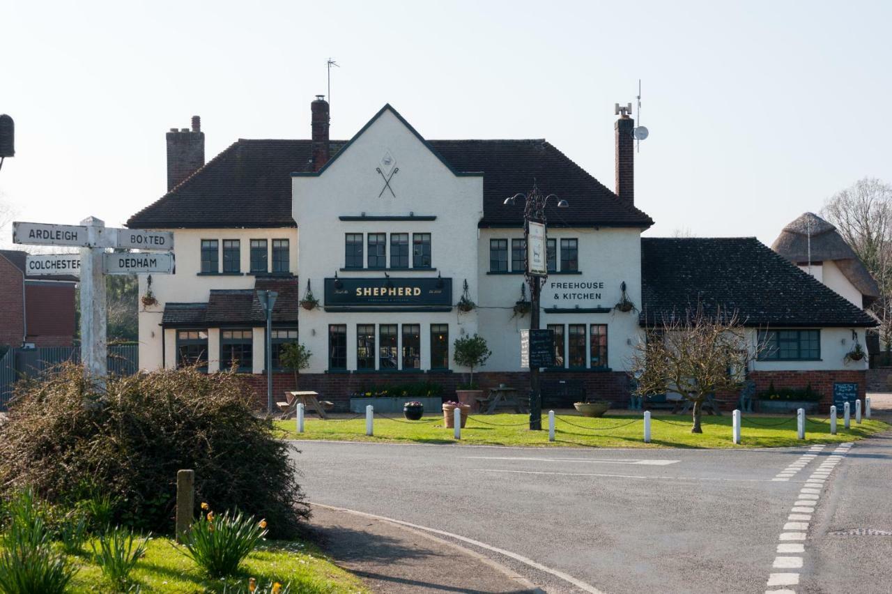The Shepherd At Langham Boxted  Kültér fotó